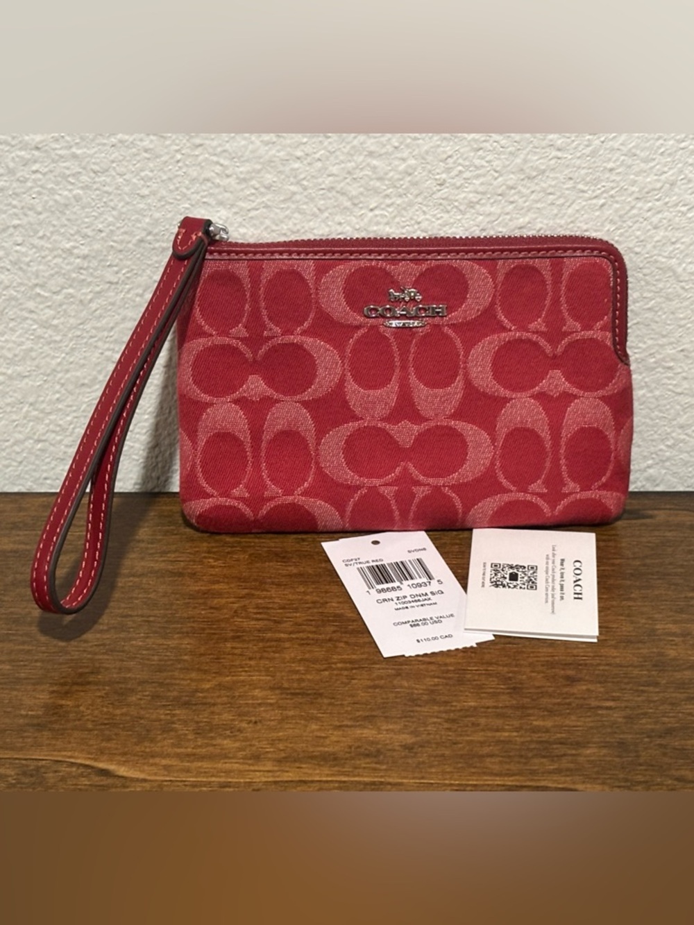 Coach Red Signature Jacquard Wristlet - Picture 4 of 7